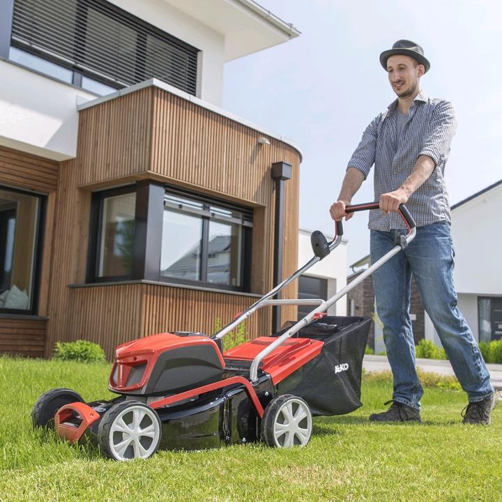 Produktbild AL-KO Akku-Rasenmäher 42.9 Li 36 V (Li-Ion Akku 40 V / 4 Ah, 42 cm Schnittbreite, Stahlblechgehäu... (Akkubetrieb)