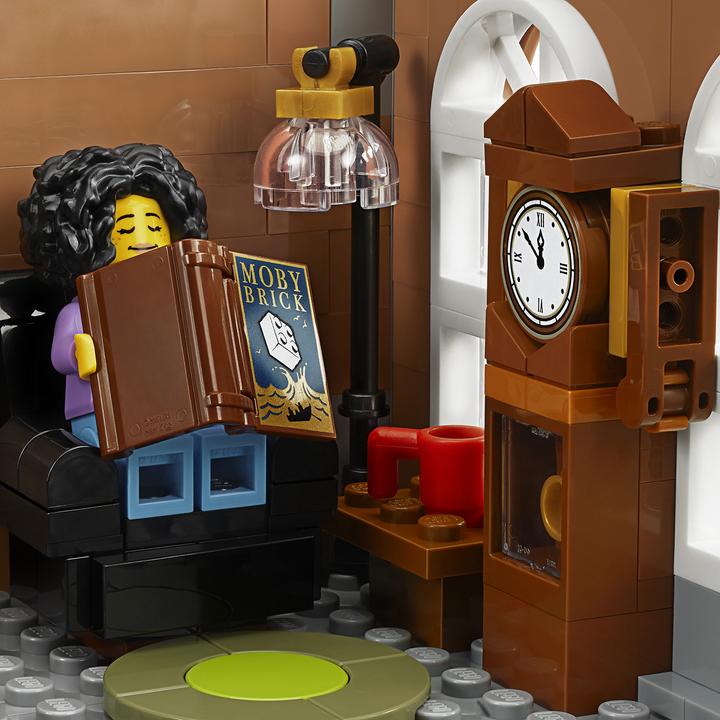 Actual product image LEGO bookshop (10270, LEGO Creator Expert, LEGO Rare Sets)