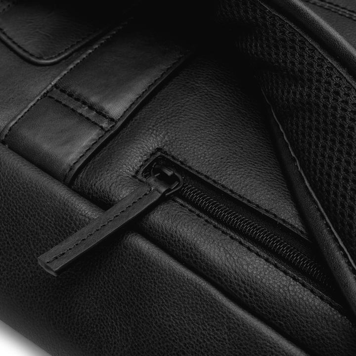 Actual product image Farmhood Memphis backpack leather 41 cm laptop compartment (13 l)