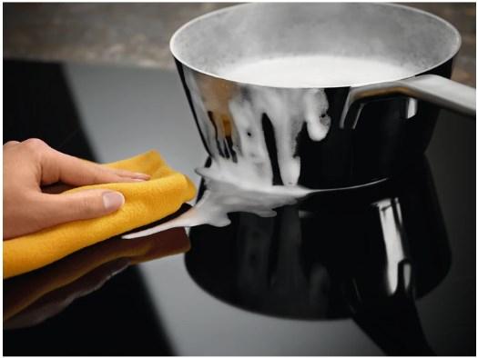 Image du produit Electrolux CIL63443 Noir Encastrable 60 cm Induction 4 Cuisinière(s)