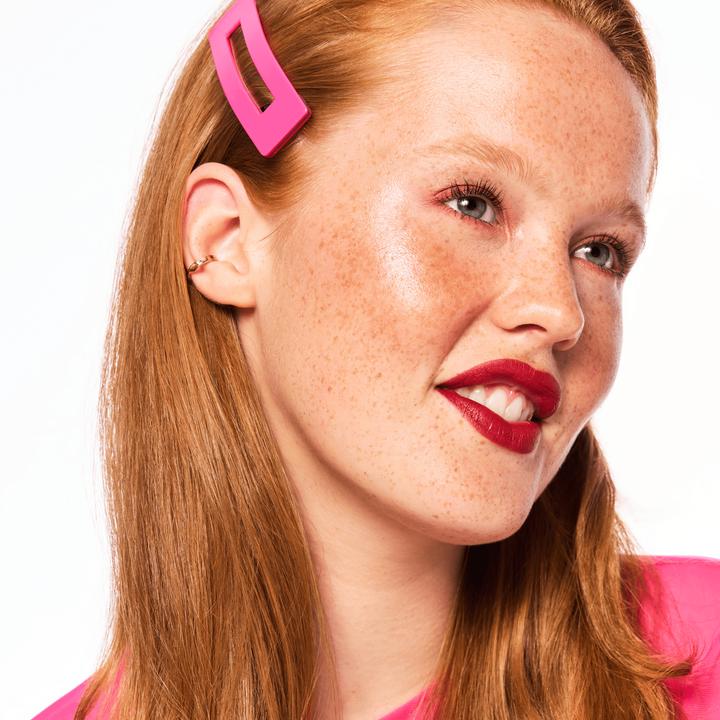 Actual product image essence Baby Got Holo Glow (10 Holy Apricotly, Highlighter, 5 g)