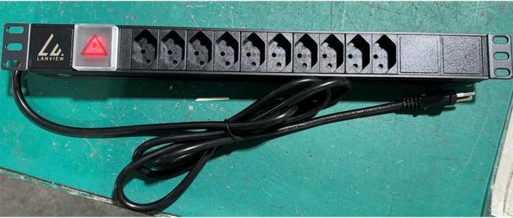 Lanview Ciabatta elettrica da 19" per montaggio a rack