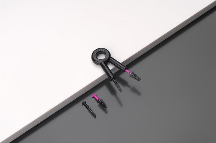 Actual product image Curaprox Black is white-CPS Carbon S refill 4 pcs (4 x, 6.50 mm)