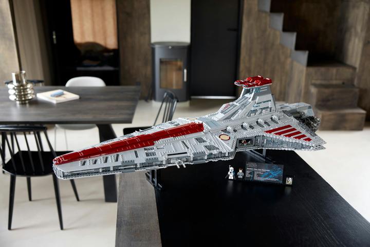 Immagine prodotto LEGO Incrociatore d’attacco della Repubblica classe Venator (75367, LEGO Star Wars, Set LEGO rari)