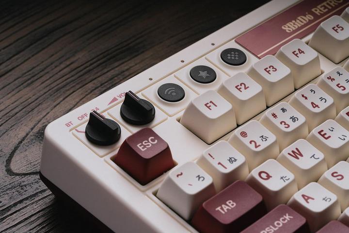 Immagine prodotto 8bitdo Tastiera meccanica sostituibile a caldo 87 tasti (DE, Senza fili)