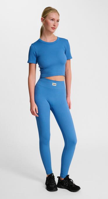 Actual product image hummel hmlPULSE SEAMLESS RIB W T-SHIRT S/S (S)