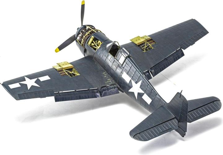 Actual product image Airfix Grumman F6F-5 Hellcat 1:24 kit
