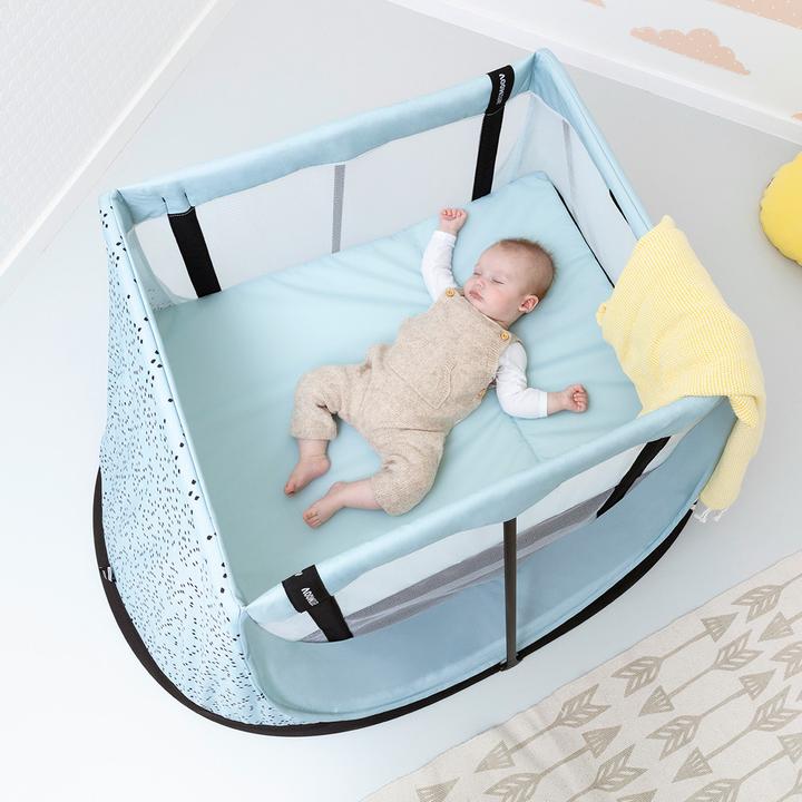 Actual product image AeroMoov Instant travel bed