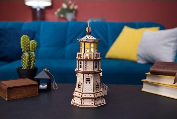 Actual product image Ugears LE PHARE DE SPLIT ROCK 295PCS (FR-DE-EN-POL-ES-UKR)