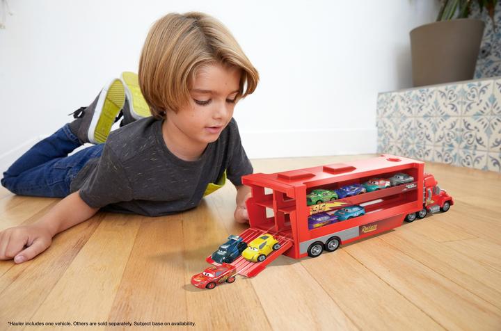 Productafbeelding Disney Cars Mini Racer Transporter Mack (incl. 1 Mini Racer)