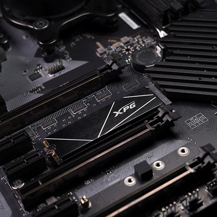 Produktbild Adata XPG Gammix S70 Blade (8000 GB, M.2 2280)