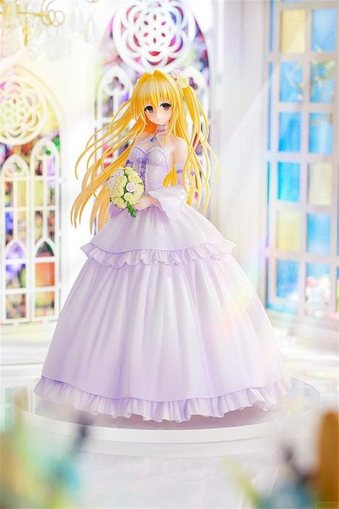 Actual product image Kadokawa To Love-Ru Darkness PVC Statue 1/7 Golden Darkness Wedding Dress Ver. 23 cm