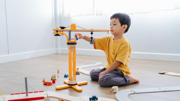 Actual product image Plantoys Plan City Crane Set