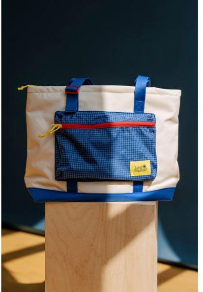 Actual product image Long Weekend Beacon Tote Cream Multicolour (18 l)