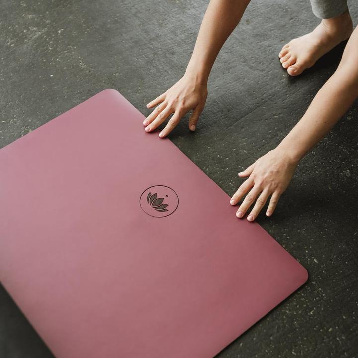 Produktbild Lotuscrafts Yogamatte Pure Aubergine (4 mm)