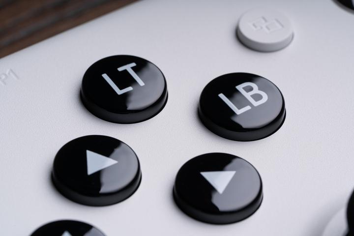 Actual product image 8bitdo Lite SE 2.4G Wireless (Xbox Series X, Xbox Series S, Xbox One X, Xbox One S, Windows)