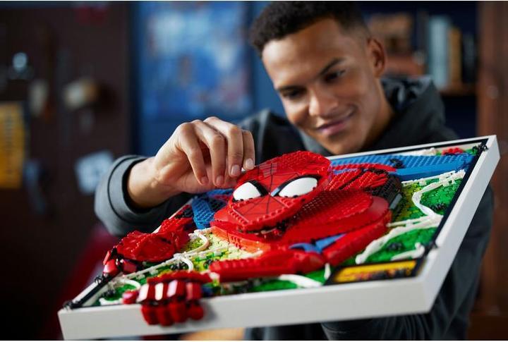 Actual product image LEGO The Amazing Spider-Man (31209, LEGO Art)