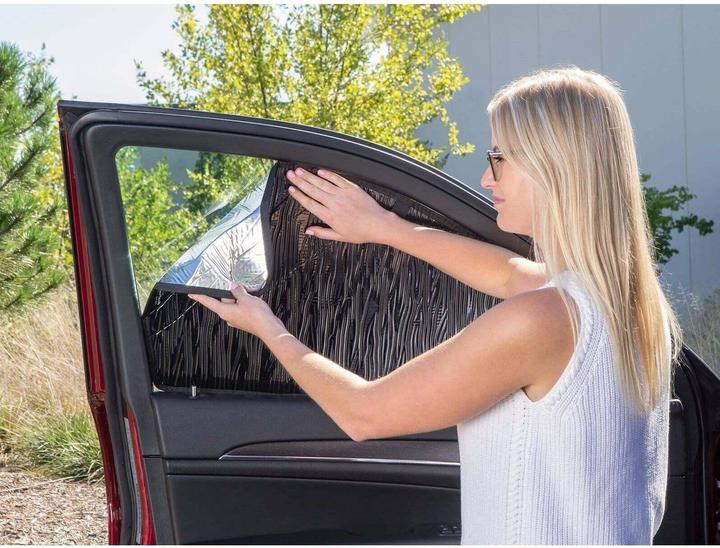 Actual product image WeatherTech Land Rover Defender (1990-2016) Sunshade