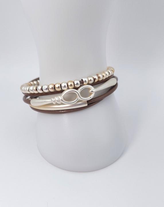 Immagine prodotto Signé Bracciale in pelle Signè con chiusura magnetica ed elementi rodiati argentati No.12 (Metallo, Ottone, Senza piombo, Senza cadmio, Senza nichel)