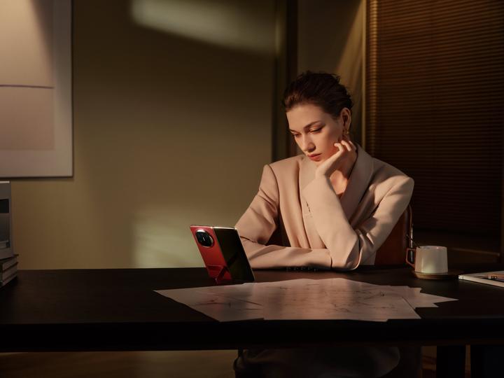 Immagine prodotto Huawei Mate X6 (512 GB, Nebulosa Rosso, 7.93", Doppia SIM, 50 Mpx, 5G)