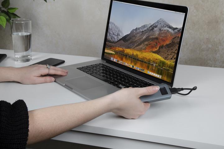 Actual product image Verbatim Fingerprint Secure SSD USB 3.2 Gen 1 USB-C 1TB (1 TB)