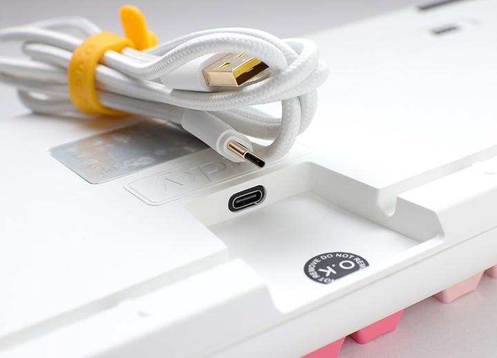 Actual product image Ducky One 3 Gossamer Pink TKL, toetsenbord (US, Cable)