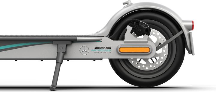 Produktbild Xiaomi Mi Pro 2 Mercedes AMG Petronas F1 Team Edition EU (25 km/h, 45 km, 300 W)