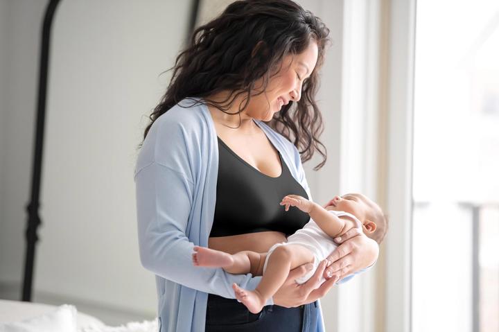 Actual product image Medela Ultimate BodyFit Pregnancy and Nursing Bra (M)