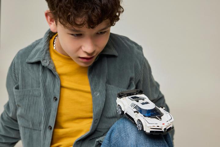 Productafbeelding LEGO Bugatti Centodieci Hypersportwagen (77240, LEGO Snelheidskampioenen)
