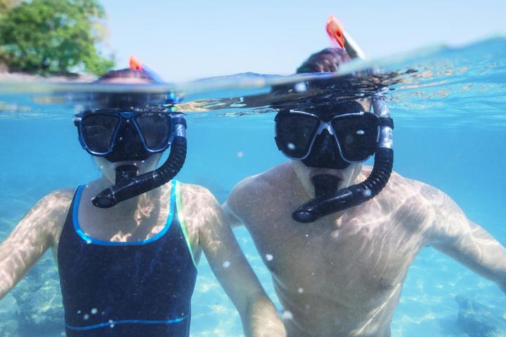 Actual product image Bestway Hydro-Pro BlackSea Snorkel & Fin Set, Adult, Half face mask, Tempered glass, Assorted colour