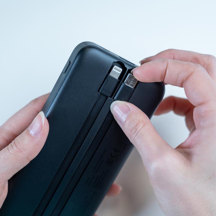 Produktbild Xlayer Powerbank 10.000 mAh mit zwei integrierten Kabeln PD 20W Black (10000 mAh, 20 W, 37 Wh)