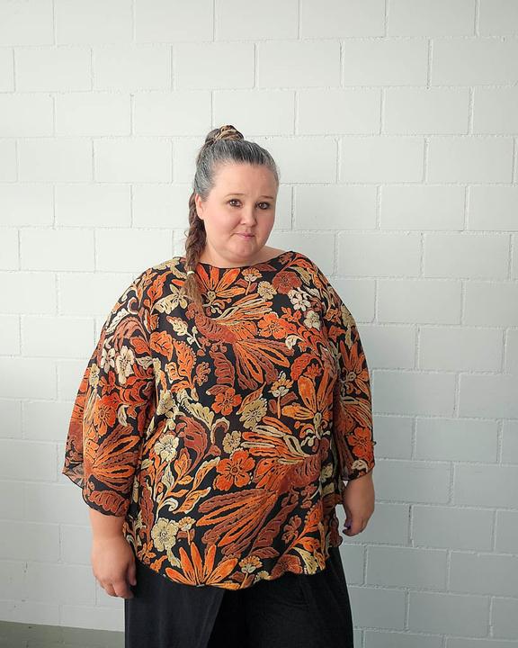 Produktbild Stoffrestposten Chiffon - Flowers in Cognac