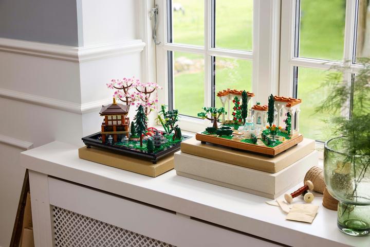 Actual product image LEGO Springbrunnen Garten (10359, LEGO Icons)