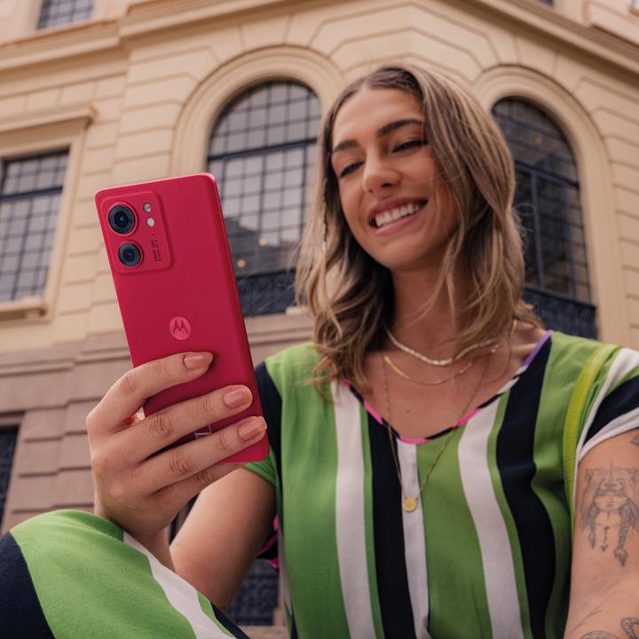 Immagine prodotto Motorola Bordo 40 (256 GB, Viva Magenta, 6.55", Doppia SIM, 50 Mpx, 5G)