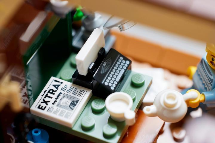 Actual product image LEGO Ideas Finn Cottage 21338 (21338, LEGO Ideas, LEGO Rare Sets)
