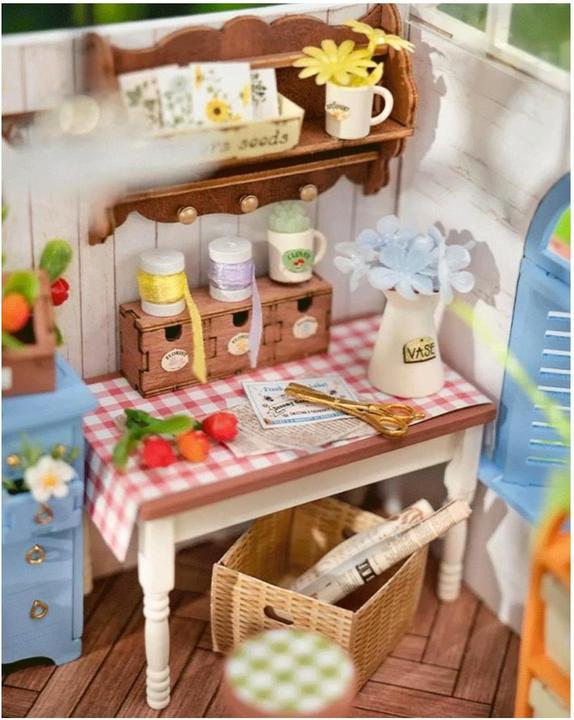 Actual product image Robotime Dreamy Garden House' model kit
