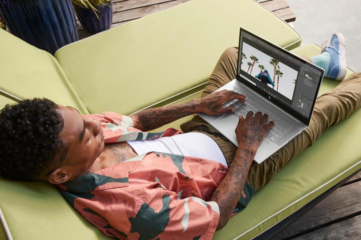 Actual product image HP Envy 15 (15.60", I7-10750H, 32 GB, 1000 GB, DE)