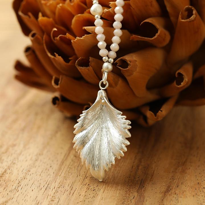 Image du produit Andreani Collier avec pendentif feuille en véritables perles roses d'eau douce avec verre (Verre)