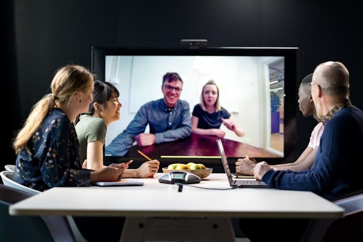 Image du produit Konftel Système de vidéoconférence C2055Wx pour 12 personnes maximum, composé de CAM20 55Wx et HUB