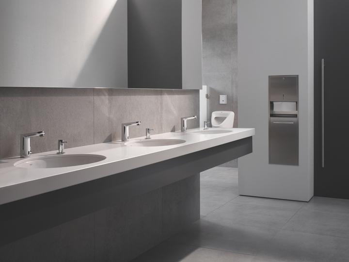 Produktbild Grohe Eurosmart CE Infrarot-Waschtischarmatur mit Temperaturregulierung