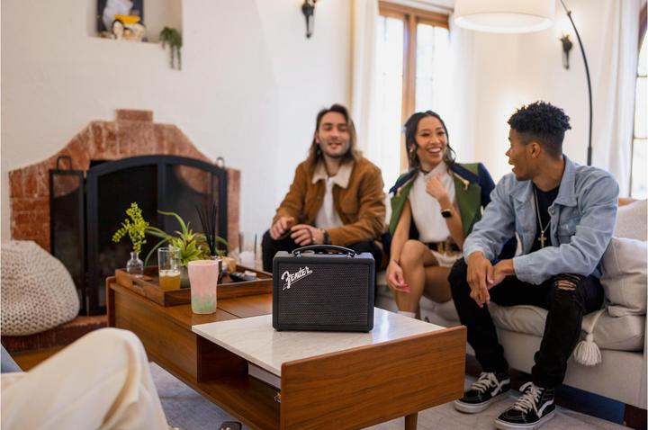 Image du produit Fender Indio 2 (25 h, Fonctionnement sur batterie, Fonctionnement sur secteur)