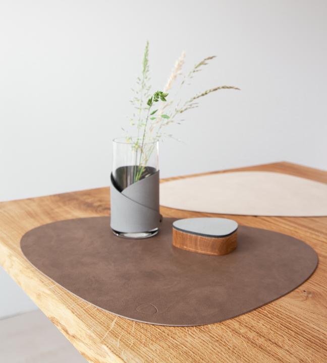 Image du produit Andersign Set de table Curve L, Double Cloud Brown/Nupo Sand, 37 x 44 cm (1 pcs, 37 x 44 cm)