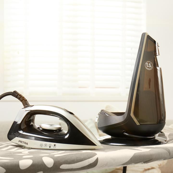 Produktbild Petra PF01483VDEEU7 2600W Steam Station Black and Platinum (2600 W)