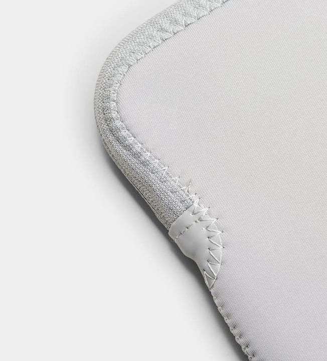 Actual product image Trunk 13" MacBook Pro & Air Sleeve, Silv (13", Apple)