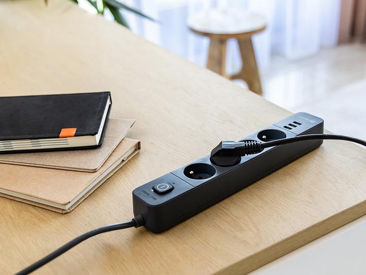 Actual product image Tracer 47027 Power Line+ 1.5m (4 outlets +3x USB A, 5V 2.4A)