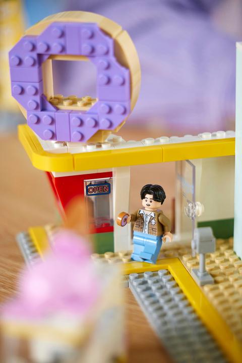 Image du produit LEGO Ideas BTS Dynamite (21339, LEGO Ideas, LEGO difficiles à trouver)