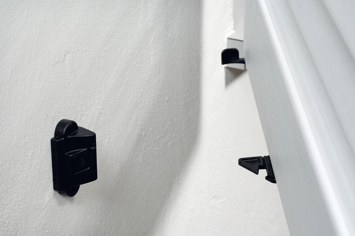 Actual product image Maco RUSTICO comfort shutter holder for windows, self-locking, left, black (1 pcs.)