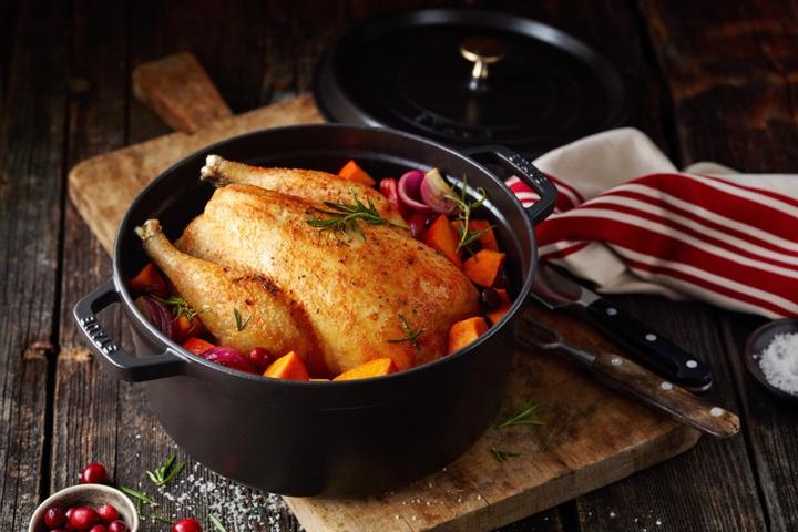 Produktbild Staub Cocotte (22 cm, Bräter + Schmortopf, Gusseisen)