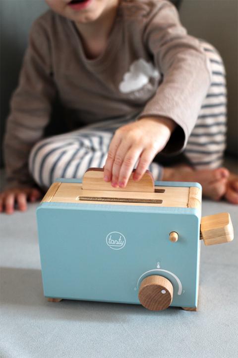 Actual product image small foot Toaster set tasty