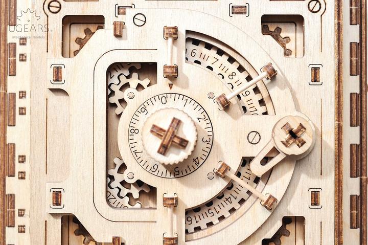 Actual product image Ugears safe